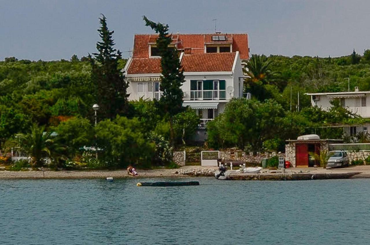 Holiday Home Lovište Екстериор снимка