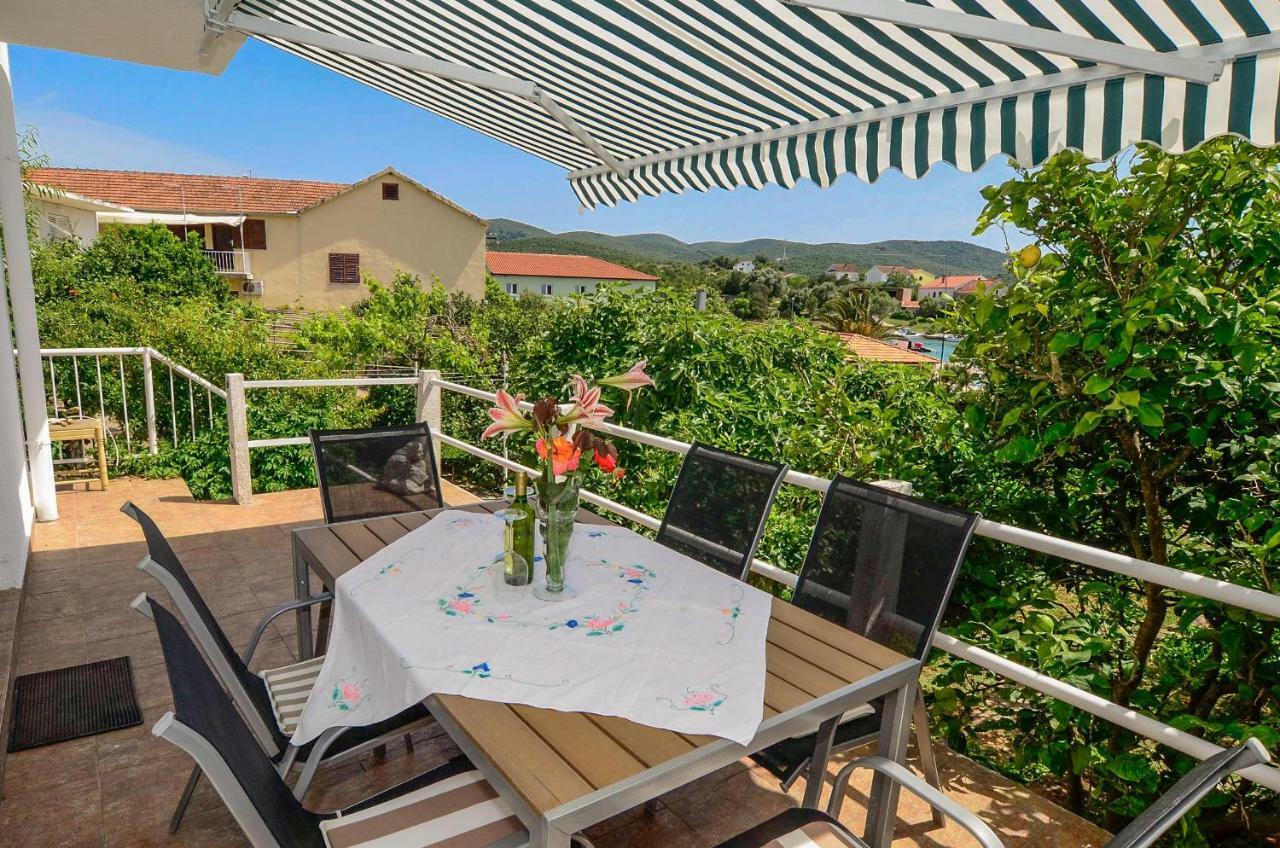 Holiday Home Lovište Екстериор снимка