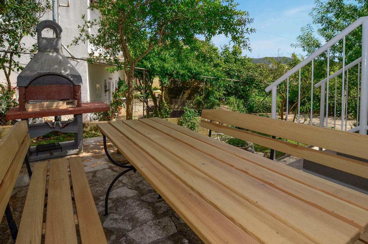 Holiday Home Lovište Екстериор снимка